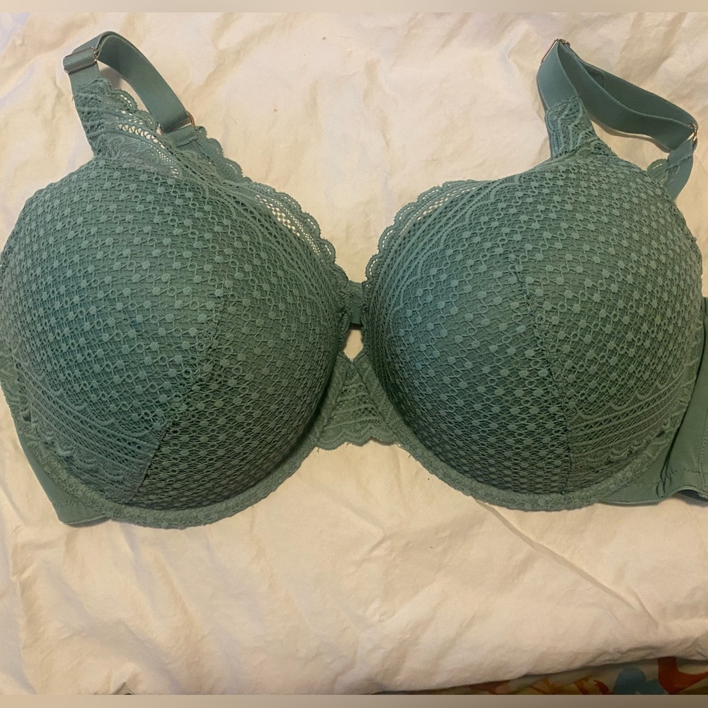 Pretty Plunge Push Up Bra 42DDD